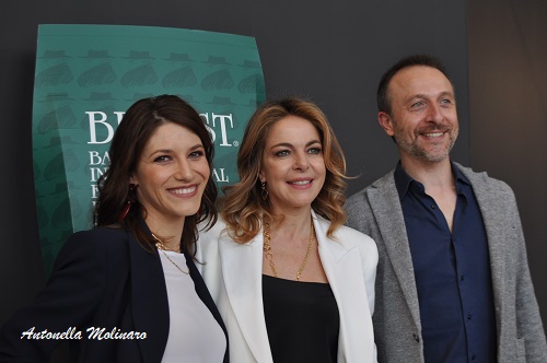 Claudia Gerini con i protagonisti di Tapirulan Claudia Vismara e Fabio Morici