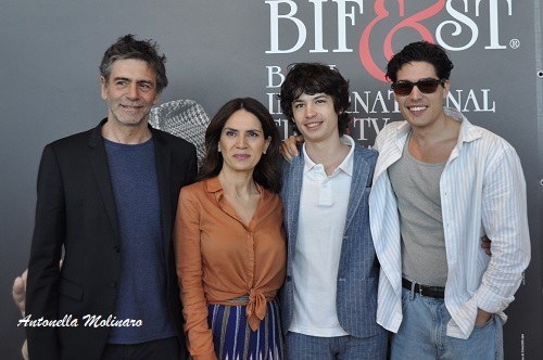 Il regista Luca Lucini con gli attori Maya Sansa, Alvise Marascalchi e Cristiano Caccamo