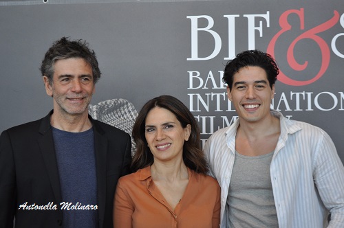 Il regista Luca Lucini con gli attori Maya Sansa e Cristiano Caccamo